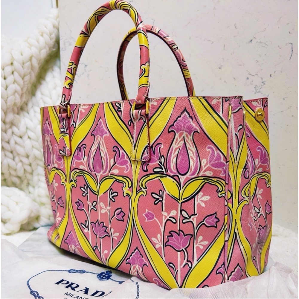 PRADA Limited edition runway bag - Picture 3 of 8